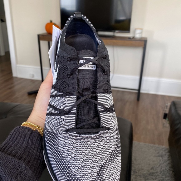 Nike Flyknit Trainer - Picture 2 of 3